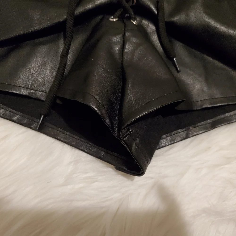 NASTY GAL High Waist Black Faux Leather Shorts - Size XXS, 00 - Picture 5 of 6